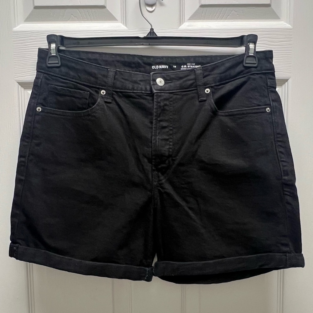 Old Navy Women's black Jean Shorts high rise OG Straight.  Size 14. Inseam 5”